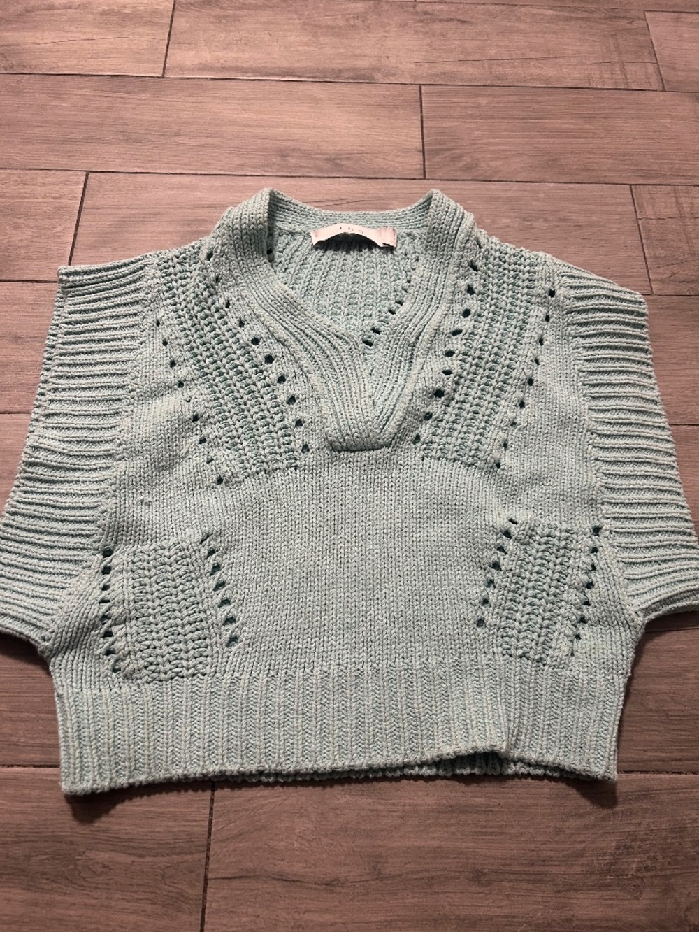 I R O woman’s sleeves sweater